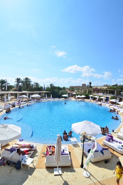Sunday At Edde Sands